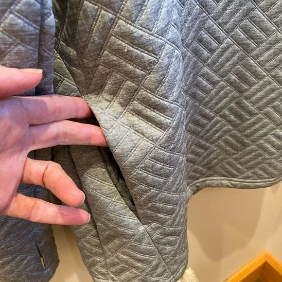 Reebok Cowl Neck Quilted Sweatshirt M - Picture 9 of 11